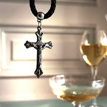 Load image into Gallery viewer, petite croix de Saint-Vincent #7