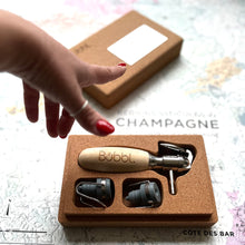 Charger l'image dans la galerie, Bubbl® Coffret prestige personnalisable liège et bois + 2 bouchons Smart cap - Personnalisation offerte pour les fêtes