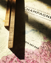 Charger l'image dans la galerie, Cintre à carte en merrain de fût de chêne