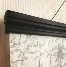 Charger l'image dans la galerie, cintre à carte en bois mouluré