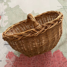 Load image into Gallery viewer, Petit panier pour défiler, Jeanne.
