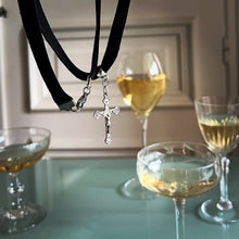 Load image into Gallery viewer, petite croix de Saint-Vincent #2
