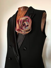 Charger l&#39;image dans la galerie, grande Rose [de vigne] collection Les Drapées #3
