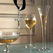 Load image into Gallery viewer, petite croix de Saint-Vincent #2
