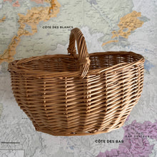 Load image into Gallery viewer, Petit panier pour défiler, Françoise
