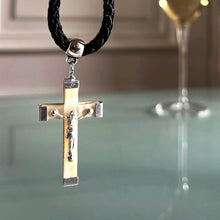 Load image into Gallery viewer, petite croix de Saint-Vincent #3
