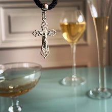 Load image into Gallery viewer, petite croix de Saint-Vincent #1
