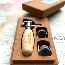 Charger l&#39;image dans la galerie, Bubbl® Coffret prestige personnalisable liège et bois + 2 bouchons Smart cap - Personnalisation offerte pour les fêtes
