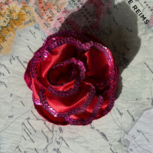 Charger l&#39;image dans la galerie, grande rose [de vigne] collection Les Brodées #1
