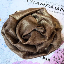 Charger l&#39;image dans la galerie, très grande rose [de vigne] collection Les Drapées #1
